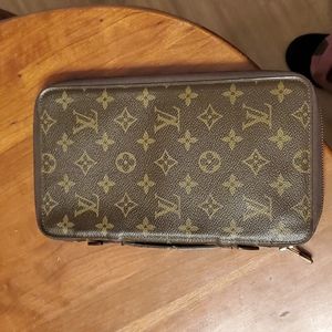 Authentic LOUIS VUITTON Monogram Poche Escapade Travel Case M60113 LV H7601